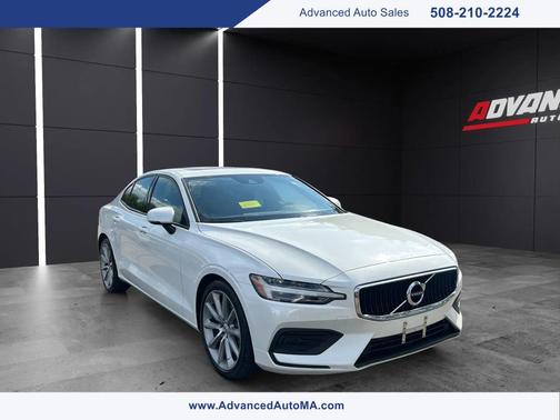 2020 Volvo S60 T6 Momentum
