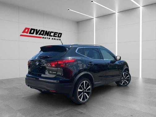 Magnetic Black Pearl 2019 Nissan Rogue Sport SL