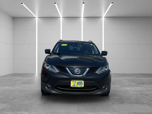 Magnetic Black Pearl 2019 Nissan Rogue Sport SL