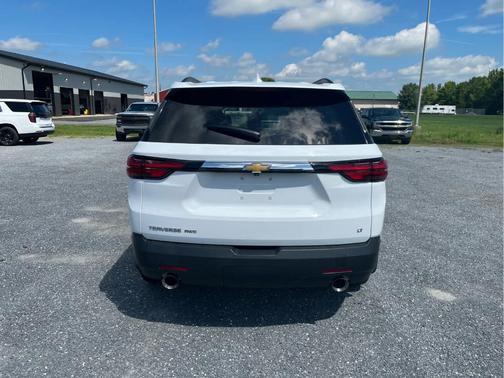 Summit White 2023 Chevrolet Traverse LT Cloth