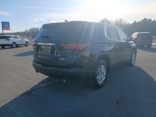 2023 Chevrolet Traverse LS
