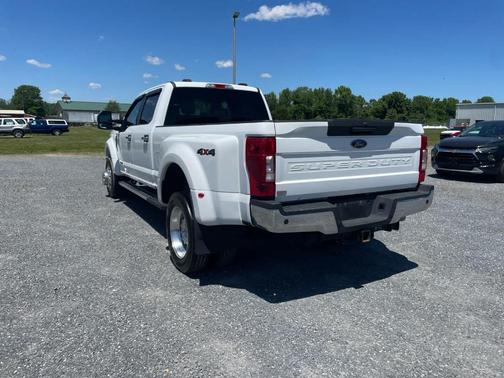 Oxford White 2022 Ford F-450 XLT