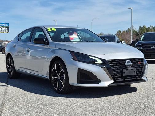 Brilliant Silver Metallic 2024 Nissan Altima 2.5 SR