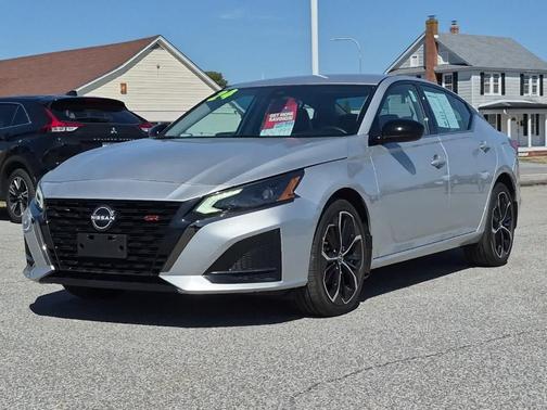 Brilliant Silver Metallic 2024 Nissan Altima 2.5 SR