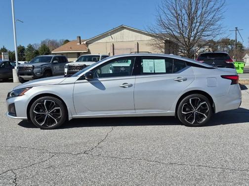 Brilliant Silver Metallic 2024 Nissan Altima 2.5 SR