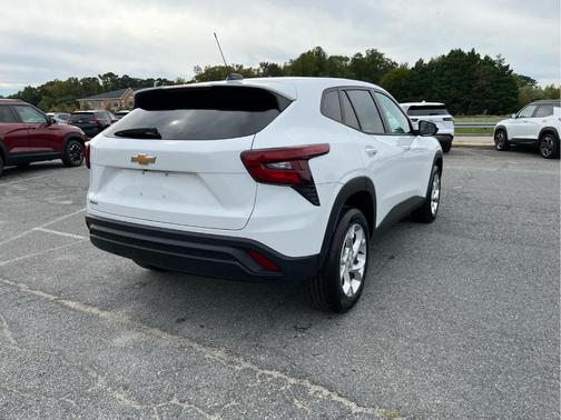 Summit White 2024 Chevrolet Trax LS