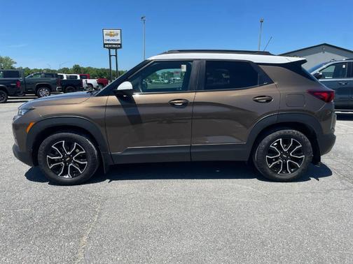 Zeus Bronze Metallic 2022 Chevrolet Trailblazer ACTIV