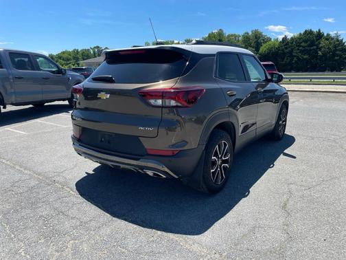 Zeus Bronze Metallic 2022 Chevrolet Trailblazer ACTIV