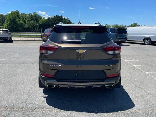 Zeus Bronze Metallic 2022 Chevrolet Trailblazer ACTIV