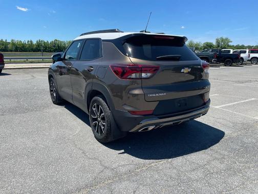 Zeus Bronze Metallic 2022 Chevrolet Trailblazer ACTIV