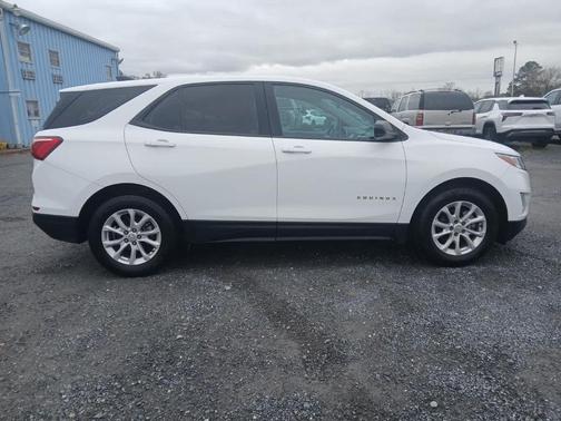 Summit White 2021 Chevrolet Equinox LS