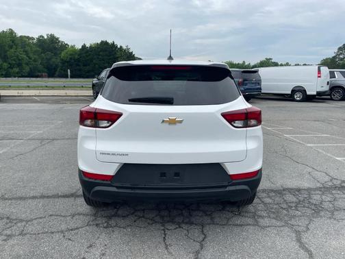Summit White 2025 Chevrolet Trailblazer LS