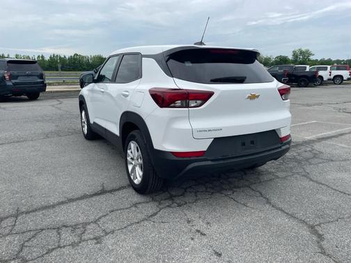 Summit White 2025 Chevrolet Trailblazer LS