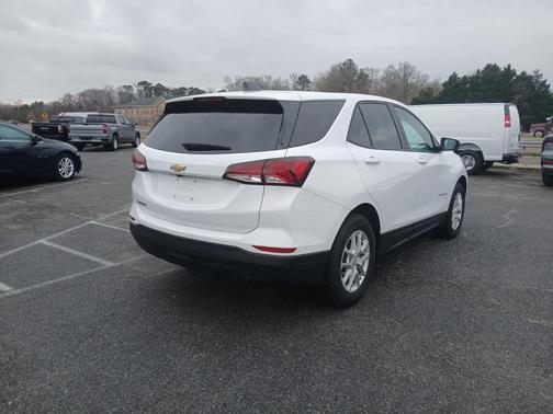 2022 Chevrolet Equinox LS