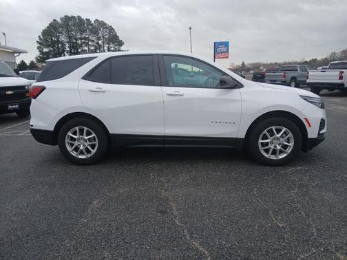2022 Chevrolet Equinox LS