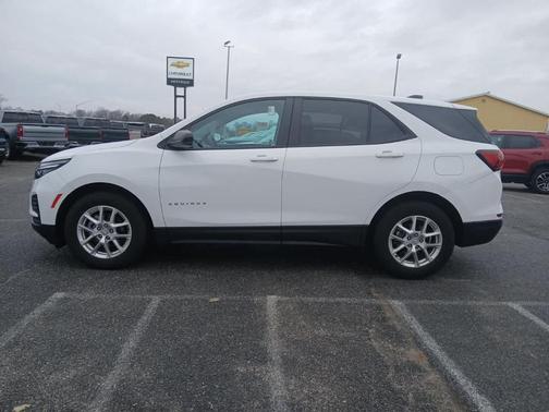 2022 Chevrolet Equinox LS