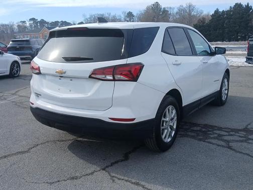 2022 Chevrolet Equinox LS