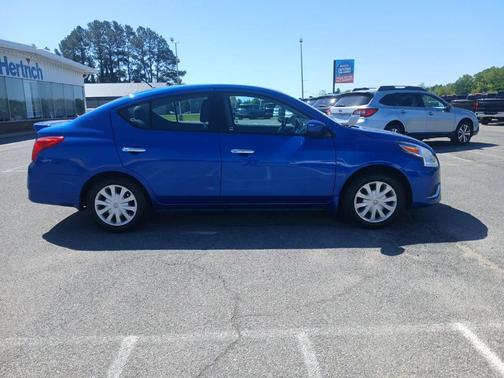 2016 Nissan Versa 1.6 SV
