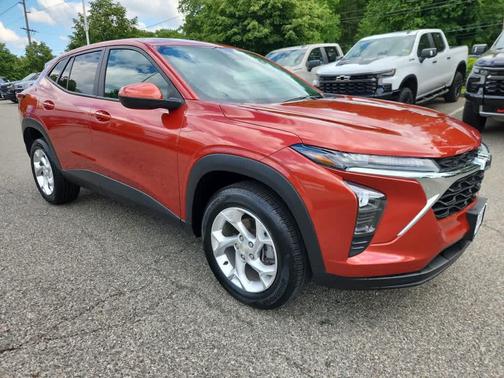 Cayenne Orange Metallic 2024 Chevrolet Trax LS