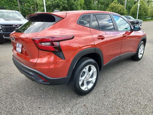 Cayenne Orange Metallic 2024 Chevrolet Trax LS