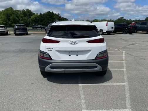 Lunar White 2023 Hyundai KONA SEL