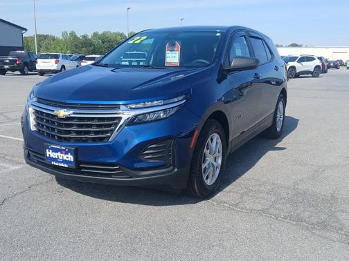 Blue Glow Metallic 2022 Chevrolet Equinox LS