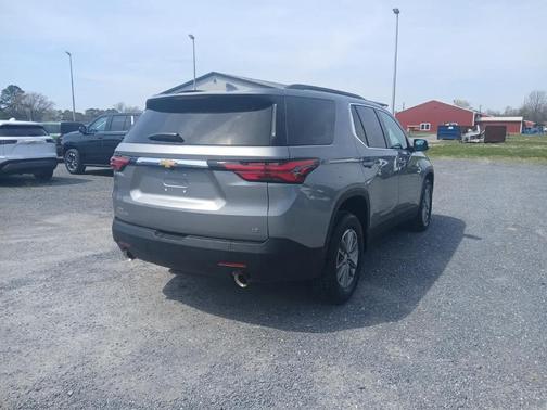 Sterling Gray Metallic 2023 Chevrolet Traverse LT Cloth