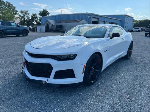 Summit White 2021 Chevrolet Camaro 1LT