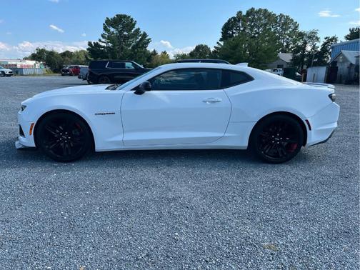 Summit White 2021 Chevrolet Camaro 1LT