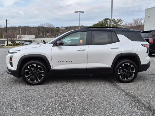 Iridescent Pearl Tricoat 2025 Chevrolet Equinox RS