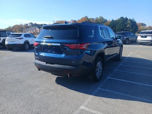 2022 Chevrolet Traverse LT Cloth