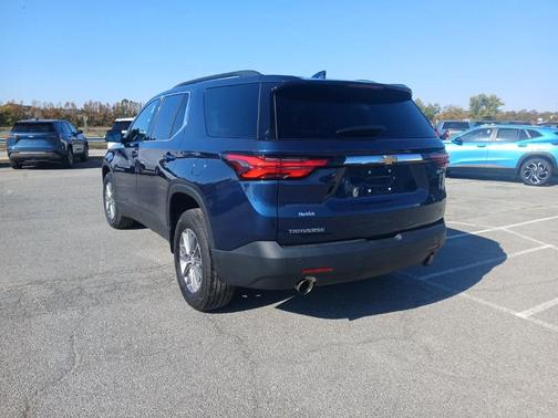2022 Chevrolet Traverse LT Cloth
