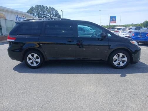 2013 Toyota Sienna LE