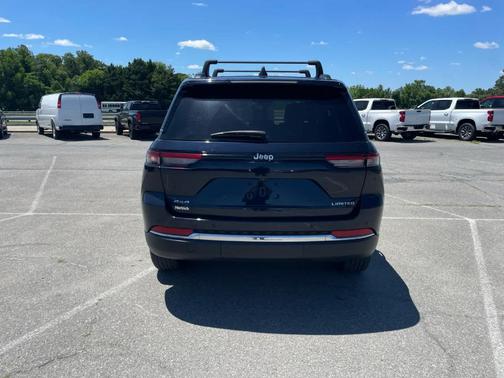 Midnight Sky 2023 Jeep Grand Cherokee Limited
