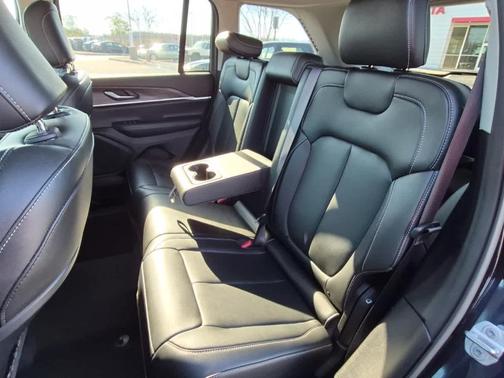 Midnight Sky 2023 Jeep Grand Cherokee Limited
