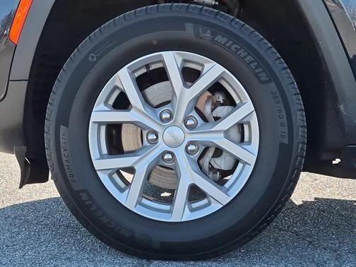 Midnight Sky 2023 Jeep Grand Cherokee Limited