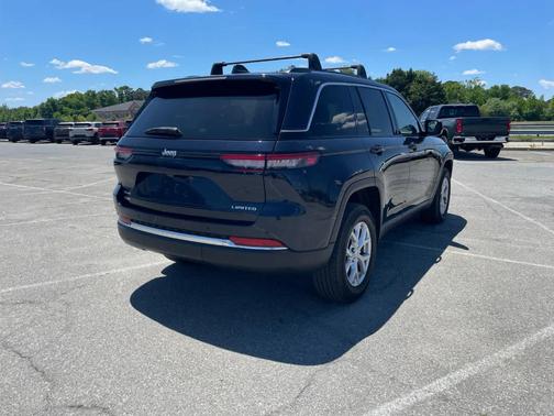 Midnight Sky 2023 Jeep Grand Cherokee Limited