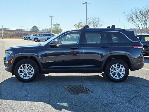 Midnight Sky 2023 Jeep Grand Cherokee Limited