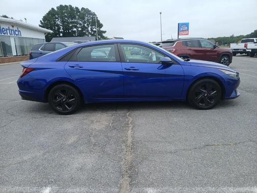 2021 Hyundai ELANTRA SEL
