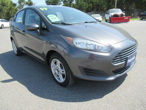 Magnetic Metallic 2019 Ford Fiesta SE