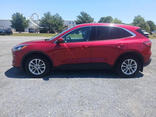Rapid Red Metallic Tinted Clearcoat 2020 Ford Escape SE