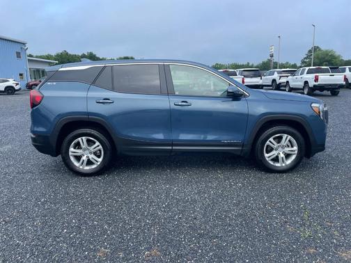 Metallic 2024 GMC Terrain SLE