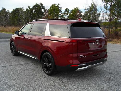 2024 Kia Carnival SX