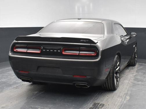 Photo 3 of 34 of 2016 Dodge Challenger SRT 392