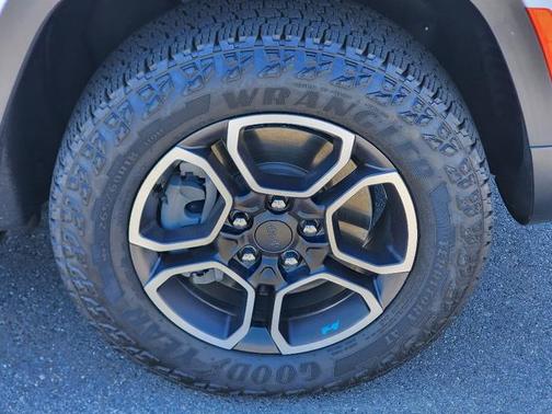 2023 Jeep Grand Cherokee 4xe Trailhawk