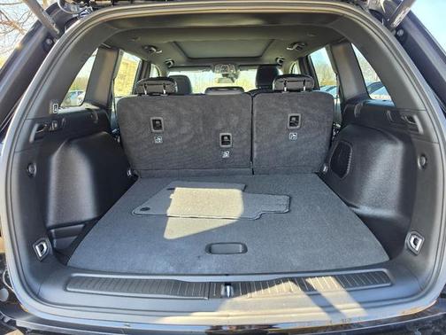 Diamond Black Crystal Pearlcoat 2026 Jeep Grand Cherokee Limited