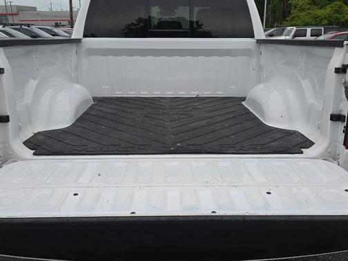 Bright White Clearcoat 2022 RAM 1500 Big Horn/Lone Star