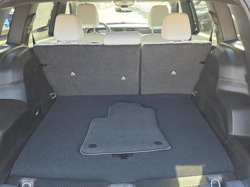 Diamond Black Crystal Pearlcoat 2026 Jeep Cherokee Limited