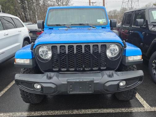 Hydro Blue Pearlcoat 2022 Jeep Gladiator Willys 4x4