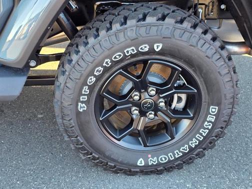 2025 Jeep Gladiator High Tide